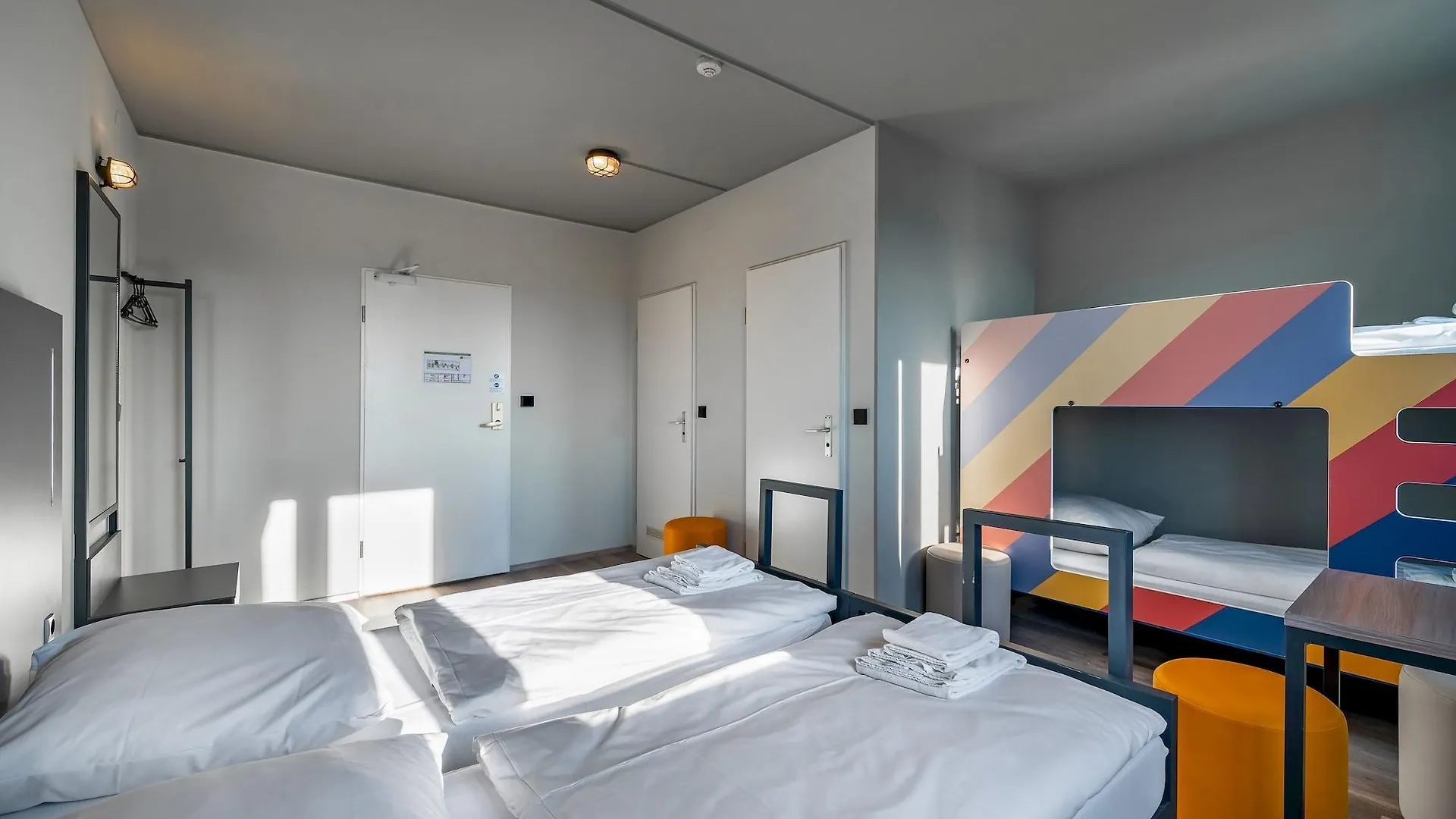 Albergue a&o München Hackerbrücke Hostal Múnich